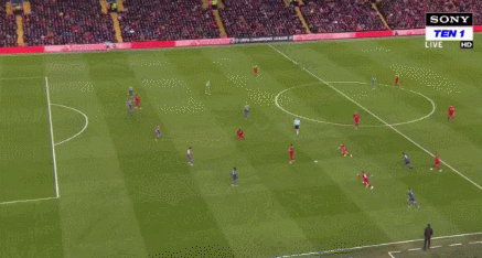 范佩西首次征召儿子进入费耶诺德比赛名单，但并未安排他出场