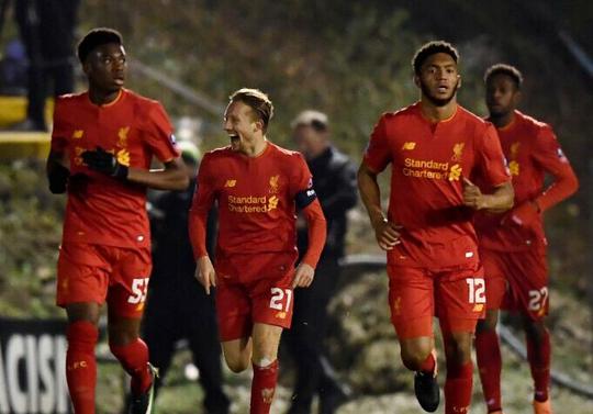 混团世界杯爆大冷！日本一哥被爆冷，张本美和剃光头，国乒打硬战