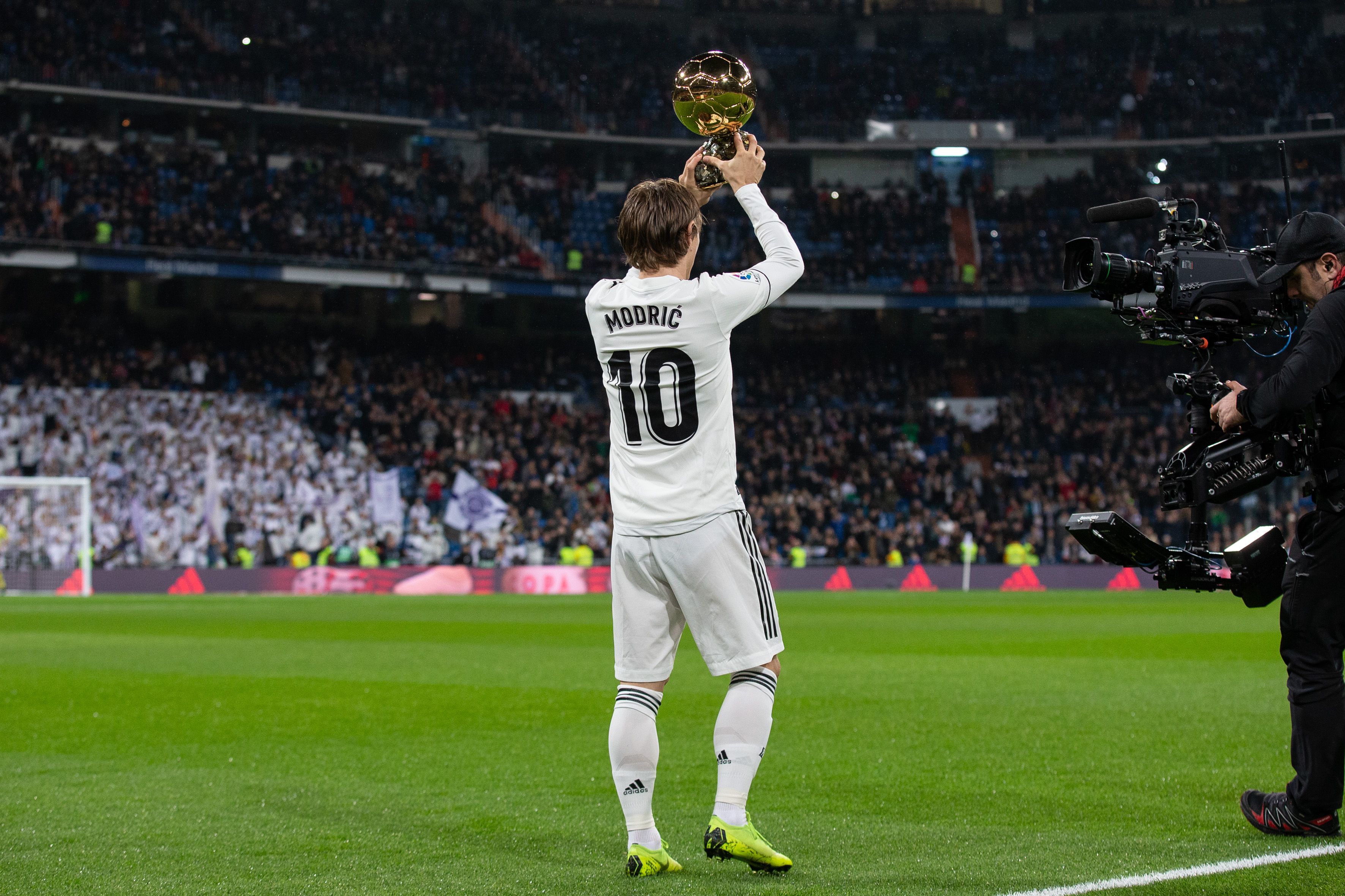 官方：阿什拉夫当选2025年度非洲足球先生