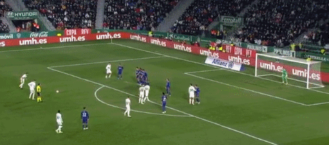 此前连续缺席4场！雄鹿官方：字母哥今日对阵尼克斯迎来复出