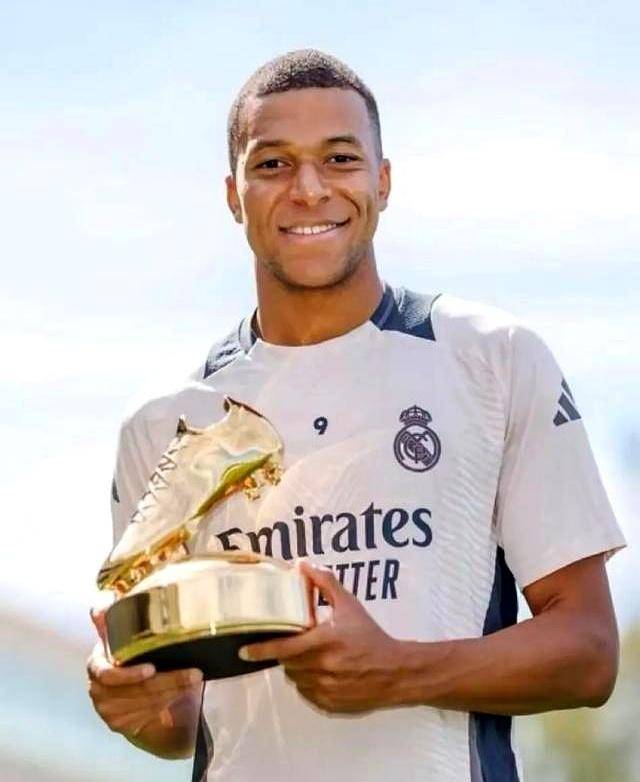 成都vs广岛三箭：费利佩、周定洋出战，德尔加多替补