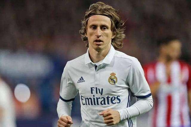 关键球打成后教练激动怒吼