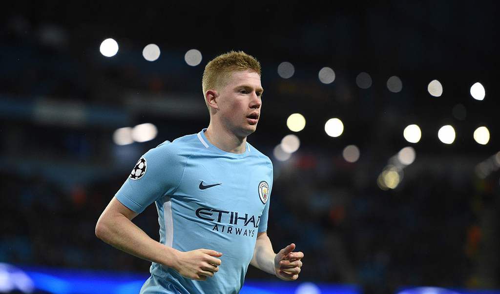 赛前梅州球迷晒多幅Tifo，致敬投资人魏晋平与梅州全体队员